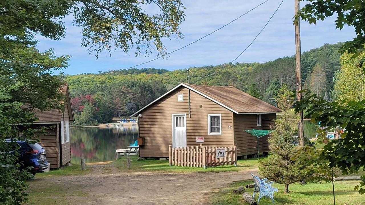 Parkway Cottage Resort And Trading Post Dwight Εξωτερικό φωτογραφία